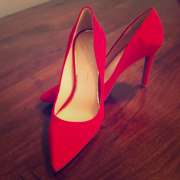 Red Velvet Jessica Simpson Adeni Pump - Picture 1 of 4